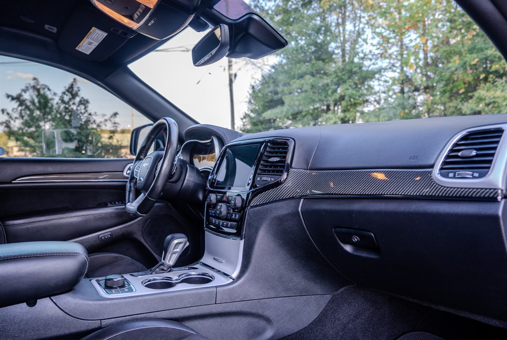 Used 2020 Jeep Grand Cherokee SRT AWD/4WD image 31