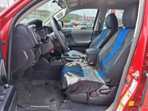 Used 2016 Toyota Tacoma SR w/ Towing Package AWD/4WD image 4