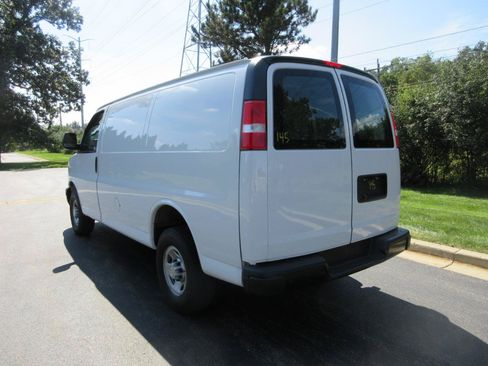Used 2021 Chevrolet Express 2500 w/ Safety Package RWD image 2