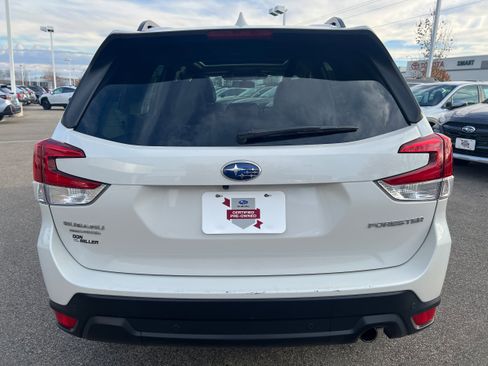 Certified 2022 Subaru Forester Limited image 6