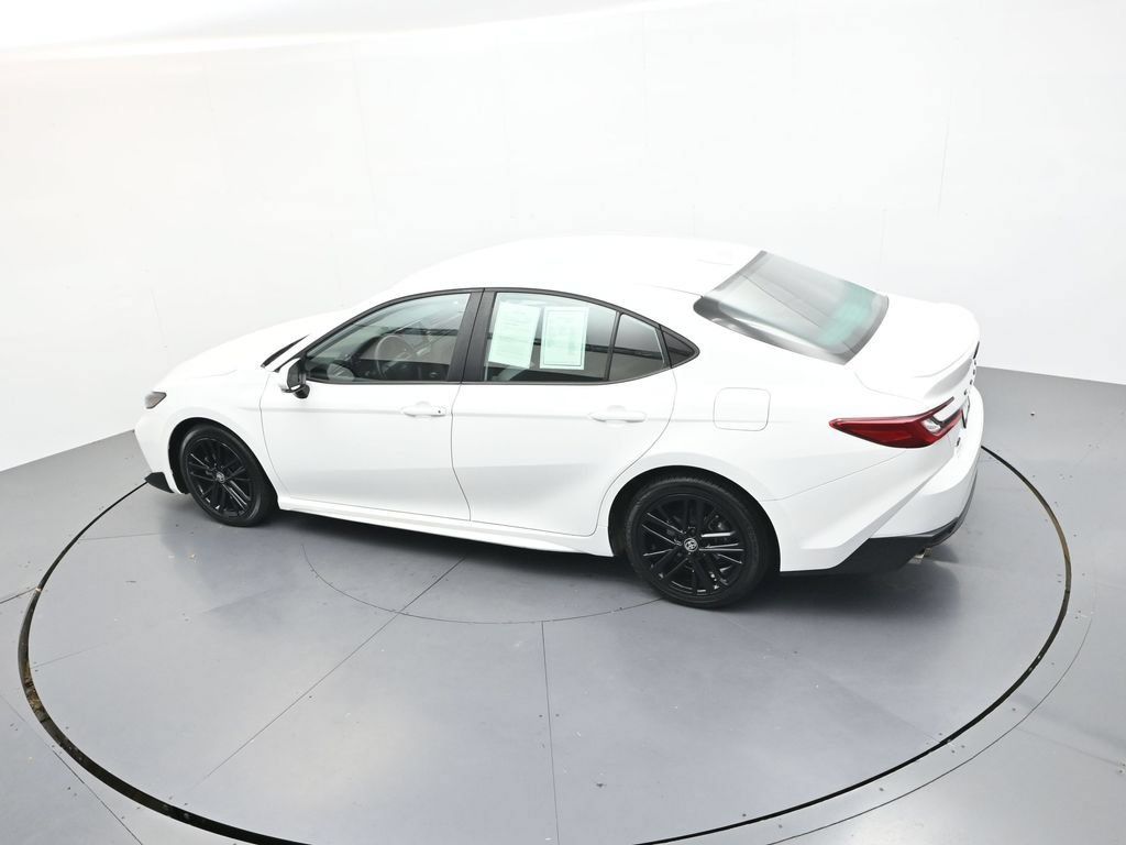 Used 2025 Toyota Camry SE FWD image 27