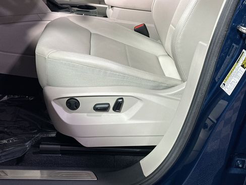 Used 2023 Volkswagen Atlas SE w/ Panoramic Sunroof Package image 14