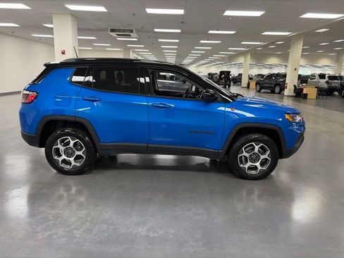 Used 2022 Jeep Compass Trailhawk AWD/4WD image 8