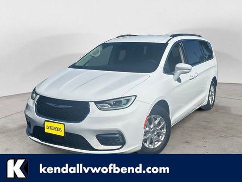 Used 2022 Chrysler Pacifica Touring-L FWD image 1