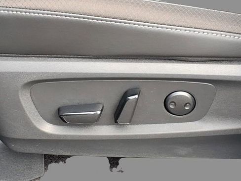 New 2026 Nissan Pathfinder SL image 18