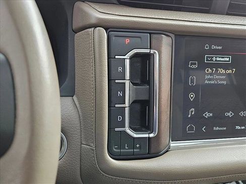 Used 2022 GMC Yukon Denali w/ Denali Premium Package AWD/4WD image 26
