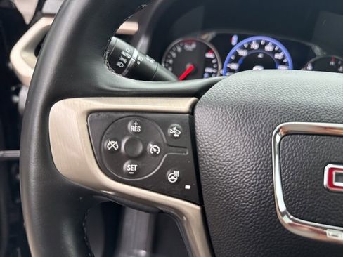Used 2023 GMC Acadia Denali w/ Black Diamond Edition image 17