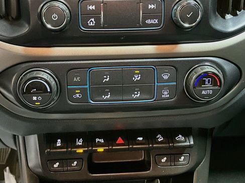 Used 2021 Chevrolet Colorado Z71 w/ Safety Package AWD/4WD image 16