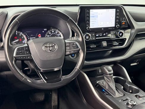 Used 2021 Toyota Highlander XSE AWD/4WD image 38