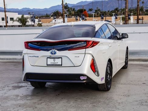 Used 2020 Toyota Prius Prime XLE image 9