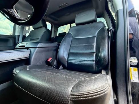 Used 2019 GMC Sierra 2500 Denali w/ Duramax Plus Package AWD/4WD image 7