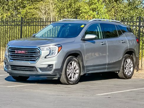 Used 2024 GMC Terrain SLT AWD/4WD image 7