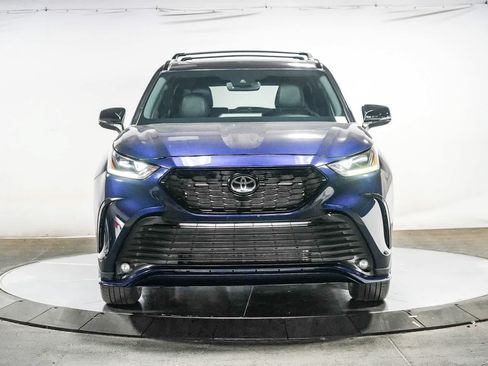 Used 2023 Toyota Highlander XSE FWD image 8