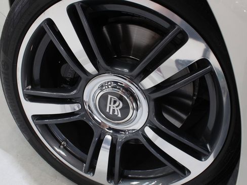 Used 2014 Rolls-Royce Wraith RWD image 28