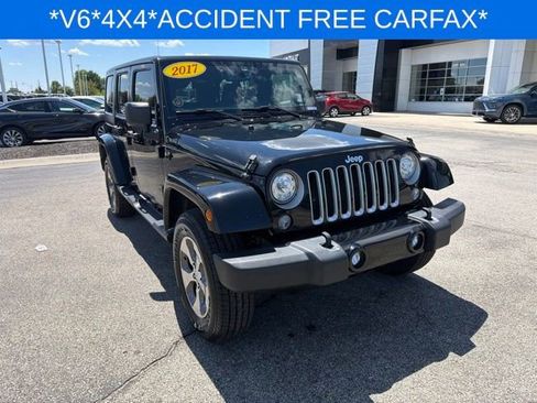 Used 2017 Jeep Wrangler Unlimited Sahara w/ Connectivity Group AWD/4WD image 3