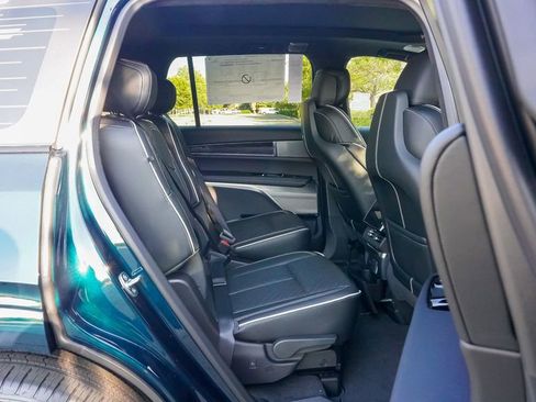 Used 2026 Cadillac Vistiq Platinum image 13