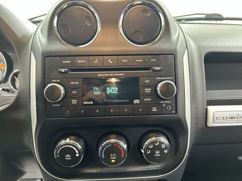 Used 2017 Jeep Compass Latitude AWD/4WD image 14