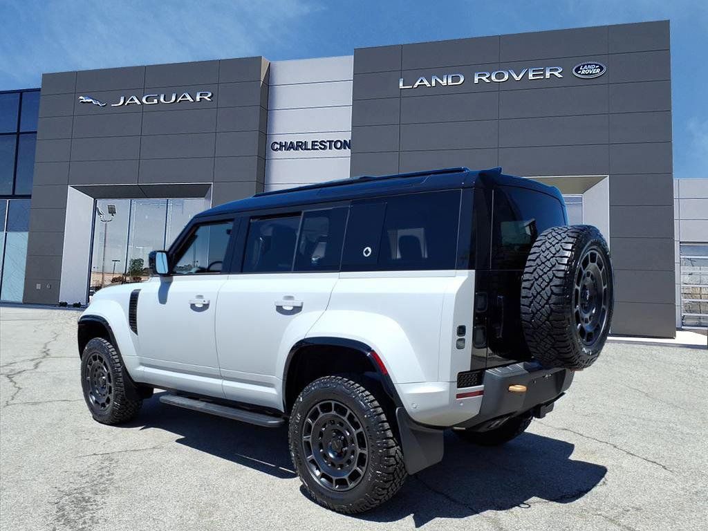 New 2026 Land Rover Defender 110 OCTA AWD/4WD image 3