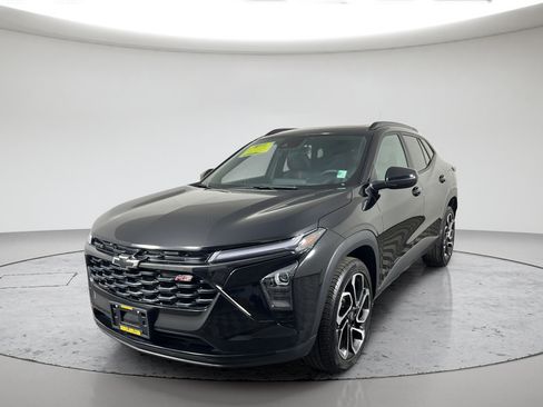 Used 2024 Chevrolet Trax RS w/ Sunroof Package FWD image 14