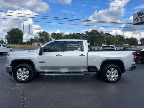 Used 2020 Chevrolet Silverado 2500 LTZ w/ LTZ Texas Edition AWD/4WD image 9