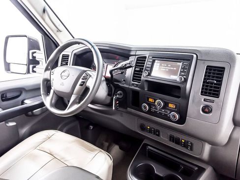 Used 2020 Nissan NV 3500 SL RWD image 18