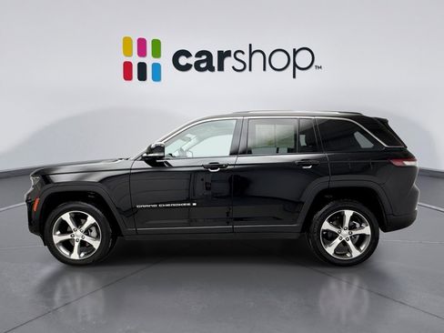 Used 2023 Jeep Grand Cherokee Limited w/ Luxury Tech Group II image 2