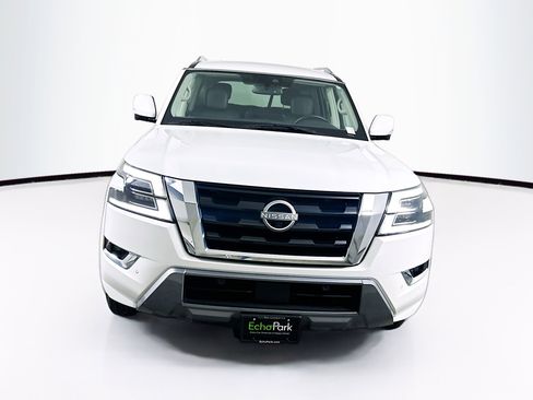 Used 2024 Nissan Armada SL w/ Captain's Chairs Package image 2