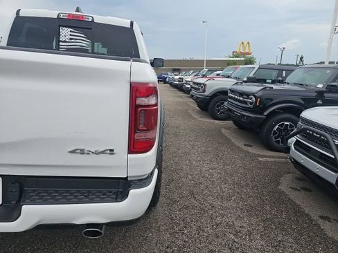 Used 2024 RAM 1500 Laramie AWD/4WD image 7