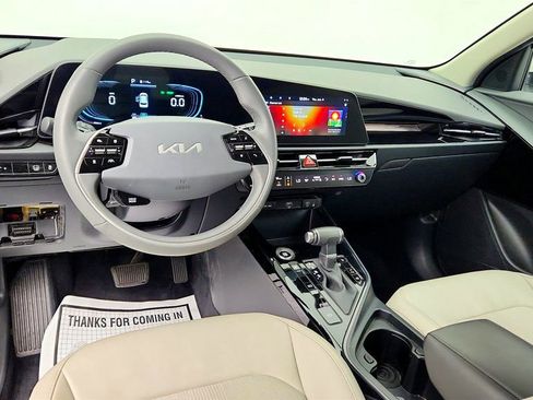 Used 2024 Kia Niro EX FWD image 11