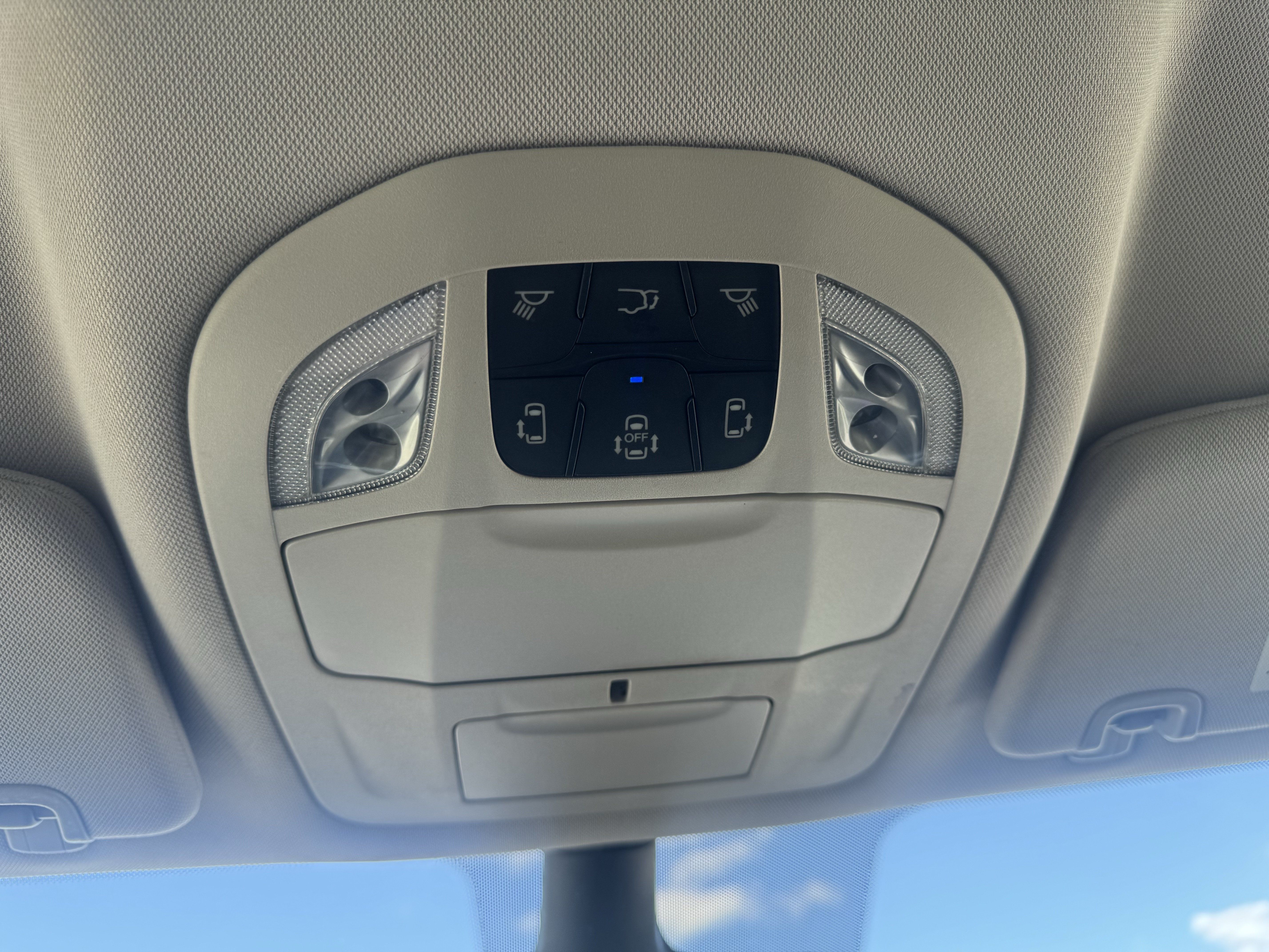 Used 2024 Chrysler Pacifica Touring-L FWD image 30