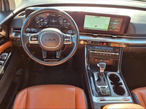 Used 2022 Kia Carnival SX Prestige image 9