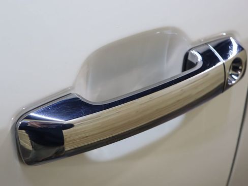 Used 2013 Toyota Sequoia Platinum RWD image 16