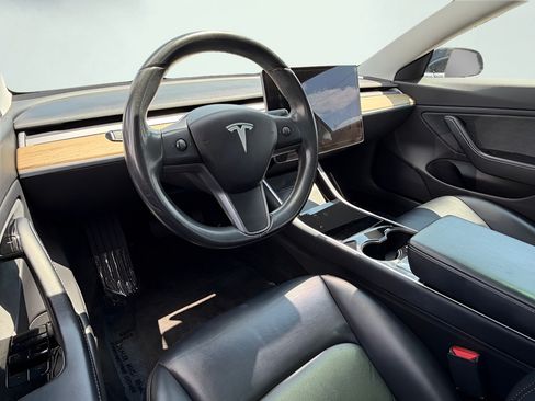 Used 2019 Tesla Model 3 Mid Range RWD image 15