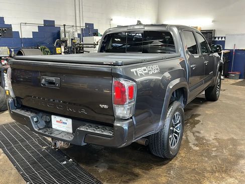 Used 2021 Toyota Tacoma TRD Sport w/ Technology Package AWD/4WD image 5
