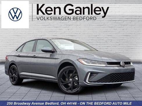 New 2026 Volkswagen Jetta SE FWD image 1