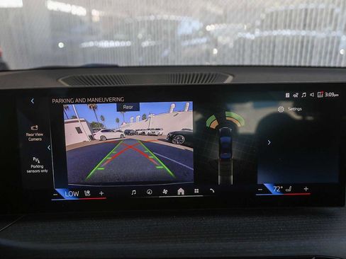 New 2026 BMW 330i Sedan w/ M Sport Package image 19