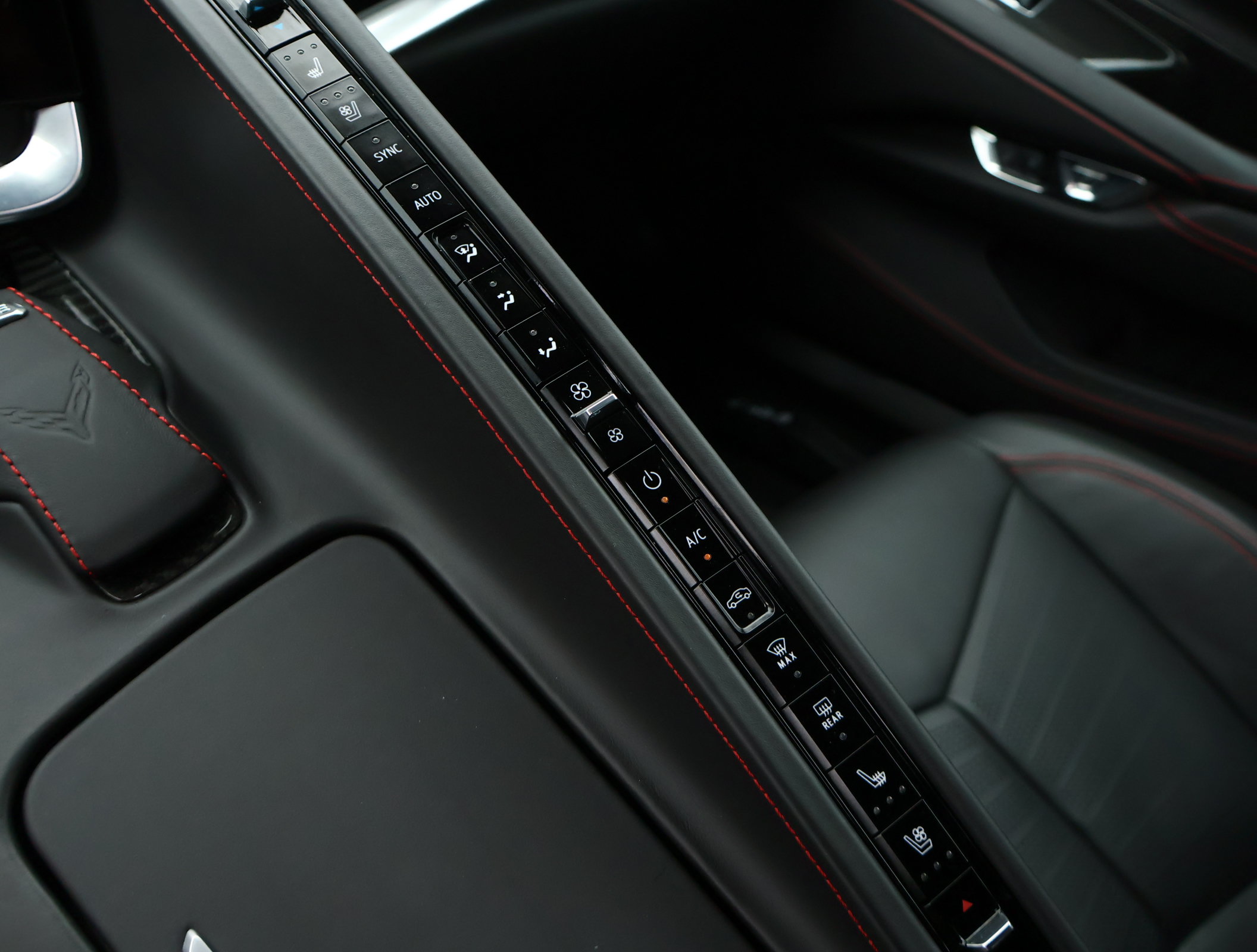 Used 2021 Chevrolet Corvette Stingray Premium Cpe w/ Engine Appearance Package RWD image 24