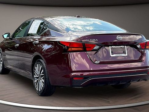 Used 2025 Nissan Altima 2.5 SV FWD image 4