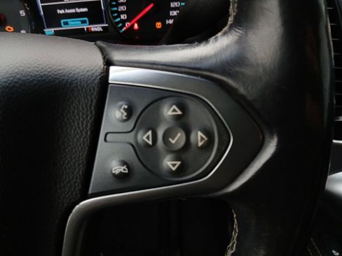 Used 2020 Chevrolet Suburban LT image 25