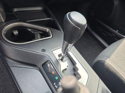 Used 2017 Toyota RAV4 XLE image 32