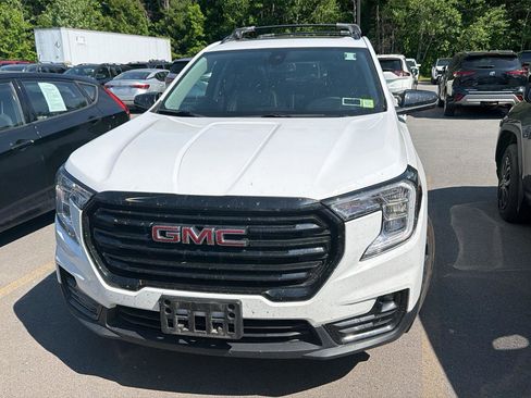 Used 2024 GMC Terrain SLT w/ Elevation Edition AWD/4WD image 30