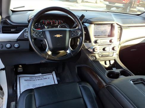 Used 2019 Chevrolet Suburban LT image 17