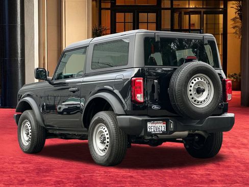 Used 2023 Ford Bronco image 4