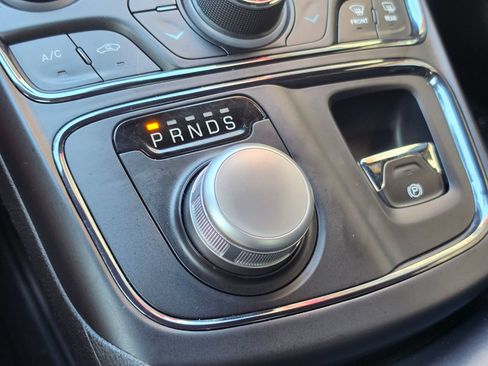 Used 2015 Chrysler 200 S w/ Comfort Group AWD/4WD image 20