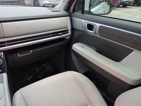 Used 2025 Hyundai Santa Fe Limited FWD image 17