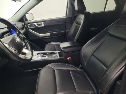Used 2022 Ford Explorer XLT w/ Equipment Group 202A image 17
