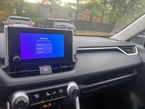 Used 2025 Toyota RAV4 LE image 33