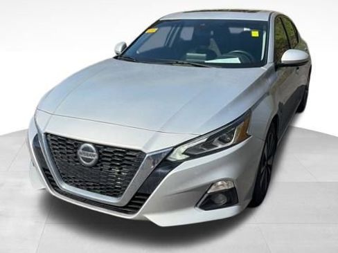 Used 2021 Nissan Altima 2.5 SL image 1