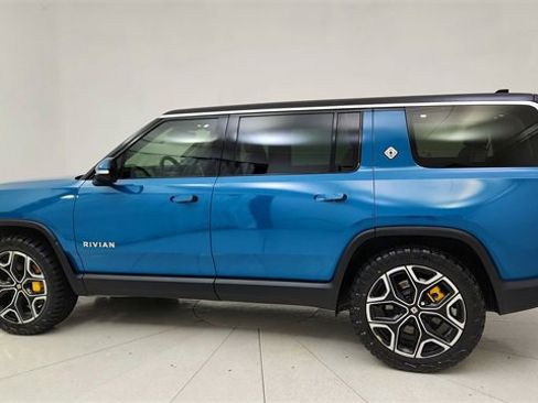 Used 2024 Rivian R1S Launch Edition image 4