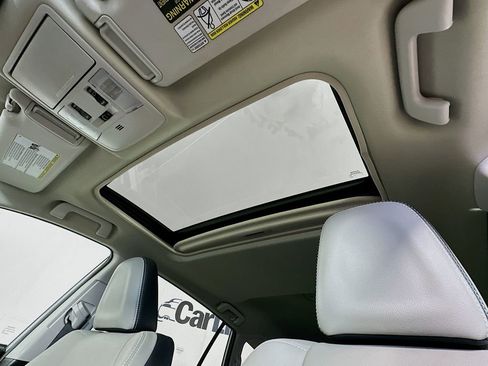 Used 2017 Toyota RAV4 Platinum FWD image 27